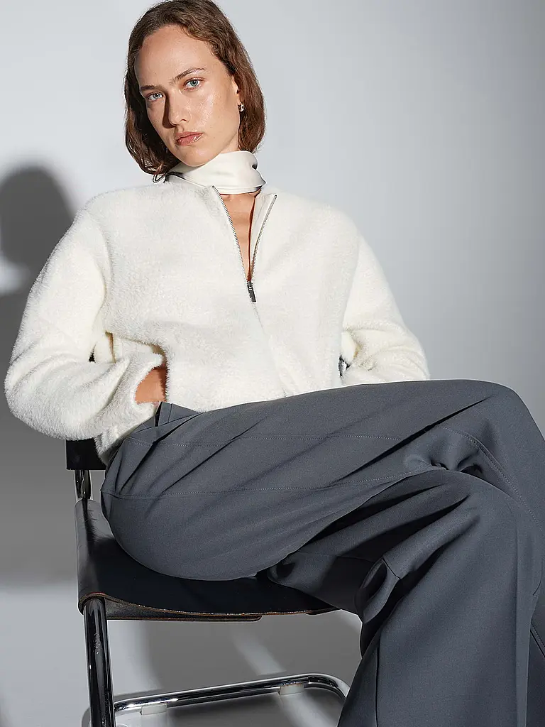 SOMEDAY | Strickjacke UMAYAN
Marke: SOMEDAY
Farbe: creme
Kategorien: Mode,Damen
Ärmellänge: Langarm
Ausschnitt: Rundhalsausschnitt
Material: Polyester / Polyamid
Musterung: Unifarben
Passform (Oberbekleidung): Locker
Stil: Pure |