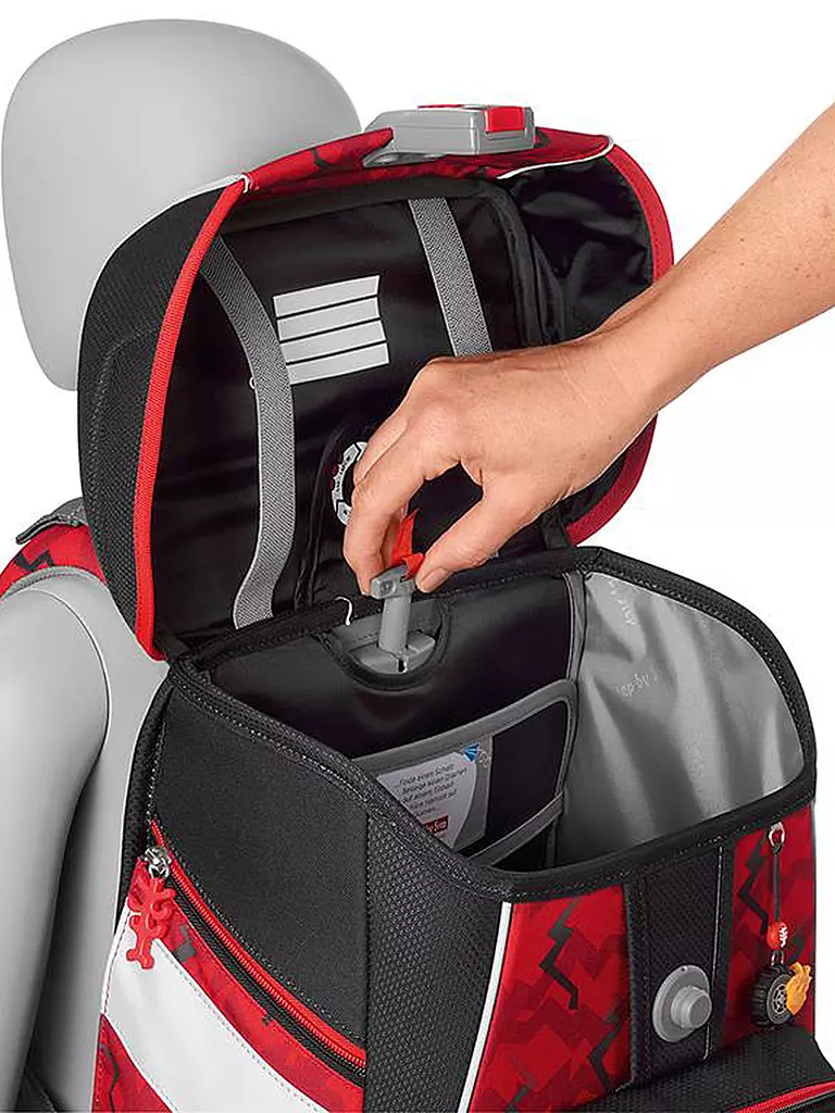 STEP BY STEP | Set de mochila escolar Space Monter Truck Rocky de 5 piezas | Rojo