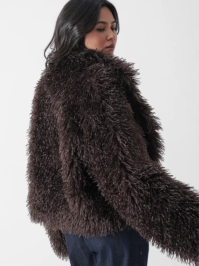 STUDIO AR | Chaqueta de aspecto de piel MILIIE |