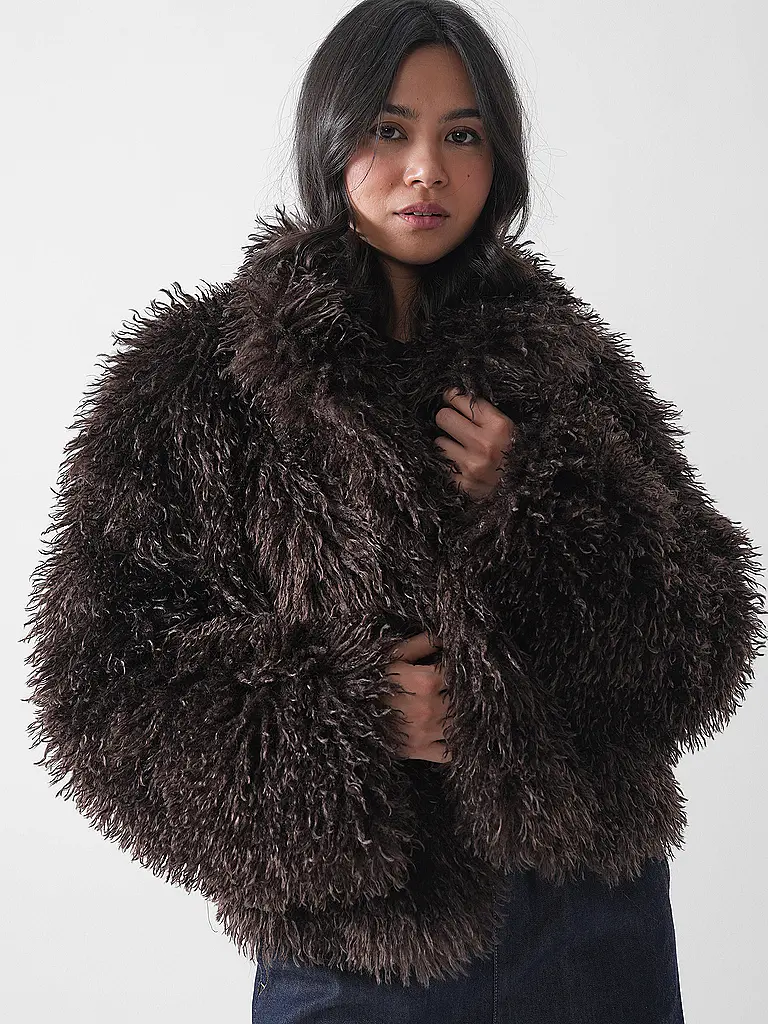 STUDIO AR | Chaqueta de aspecto de piel MILIIE |