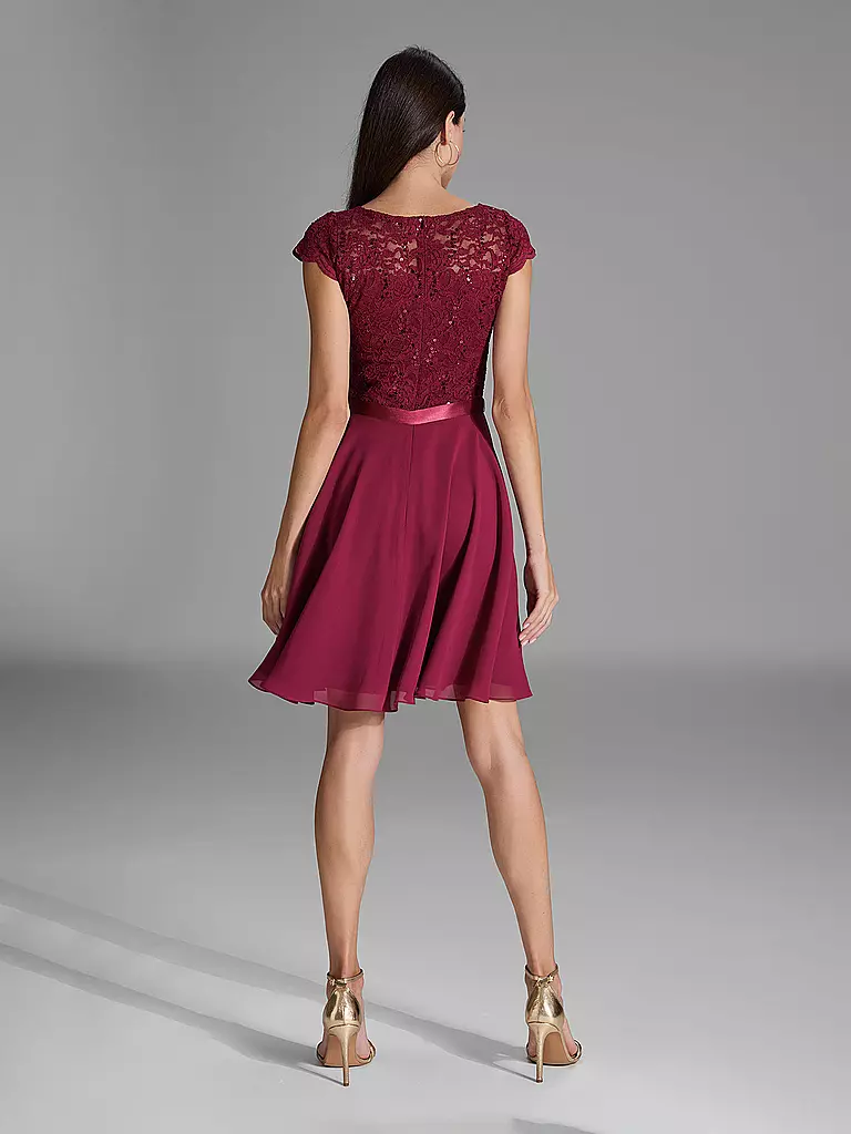 SWING | Vestido de cóctel | Rojo oscuro