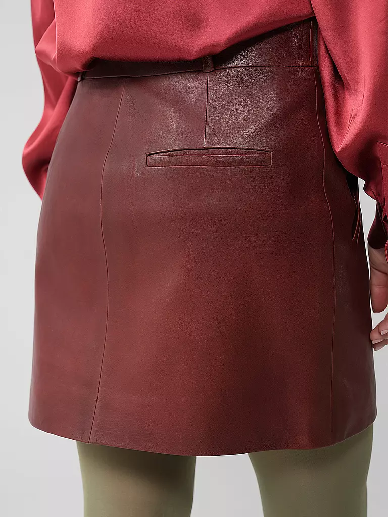 TELA | Minifalda de cuero | Rojo oscuro