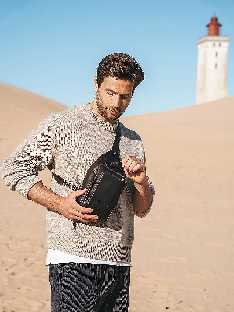 THE CHESTERFIELD BRAND | Bolso de cuero - Bandolera RIGA | Marrón