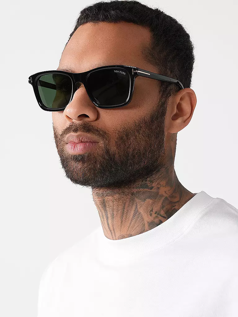 TOM FORD | Gafas de sol FT1179/54
Marca: TOM FORD
Color: negro
Categorías: Moda, Hombre

Material: Plástico | Negro