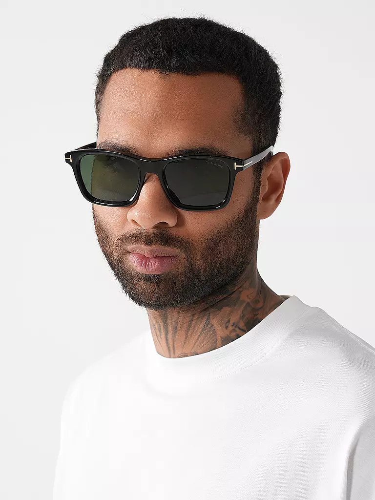 TOM FORD | Gafas de sol FT1179/54
Marca: TOM FORD
Color: negro
Categorías: Moda, Hombre

Material: Plástico | Negro