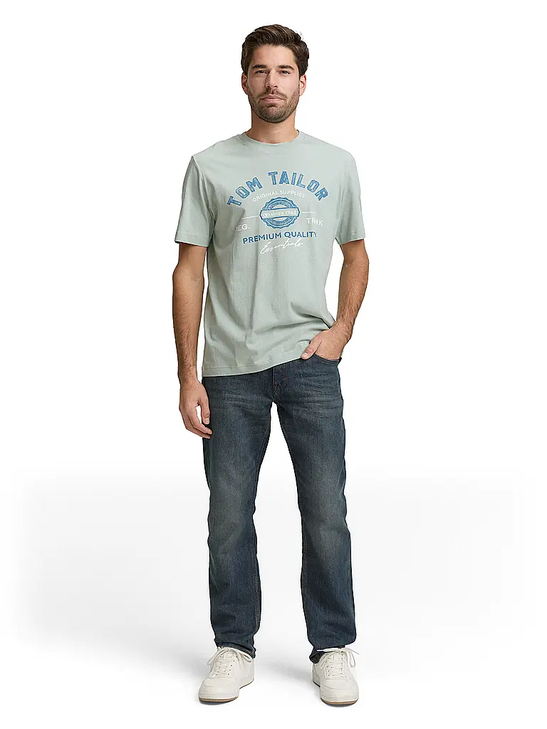 TOM TAILOR | Nombre del producto: Camiseta
Marca: TOM TAILOR
Color: verde
Categorías: Moda, Hombre

Largo de manga: Manga corta
Cuello: Cuello redondo
Material: Jersey, Algodón
Diseño: Logo
Corte (Prenda superior): Regular | Verde