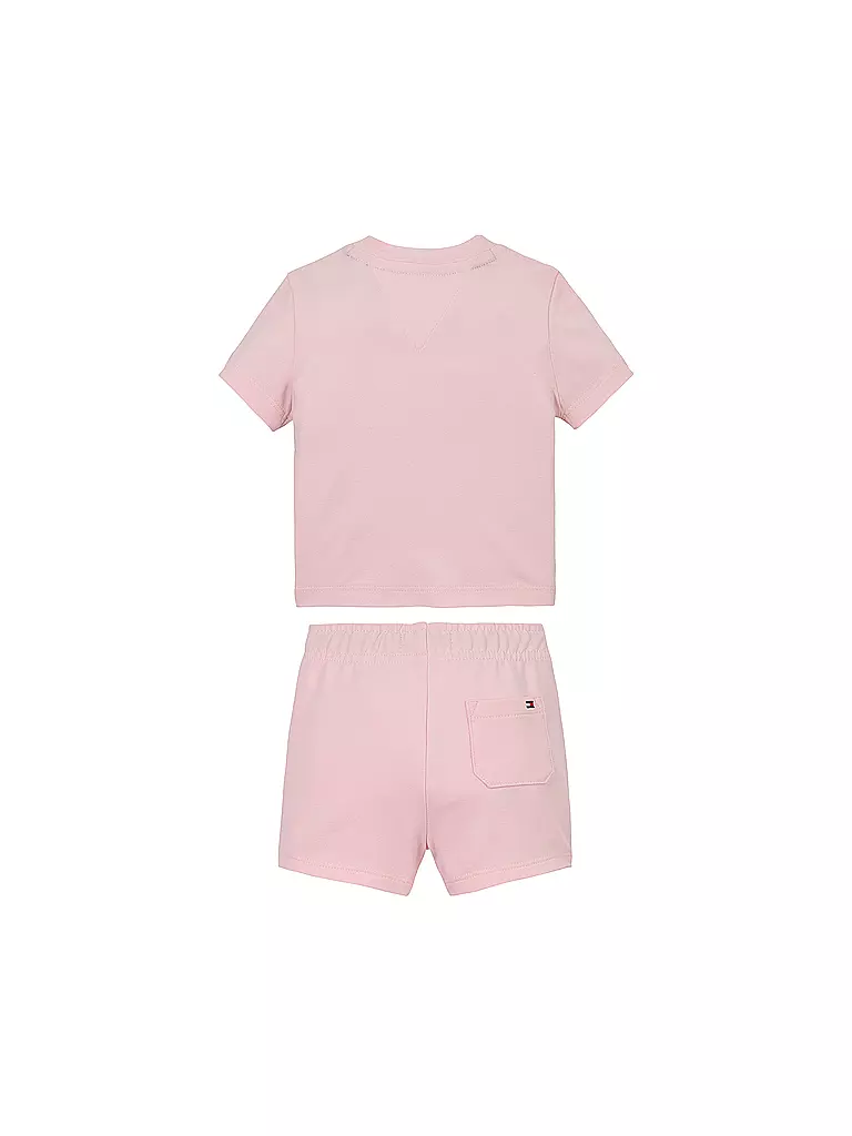 TOMMY HILFIGER | Conjunto de bebé de 2 piezas, camiseta y pantalones cortos
Marca: TOMMY HILFIGER
Color: rosa
Categorías: Moda, Niños, Niñas

Longitud de la manga: Manga corta
Escote: Cuello redondo
Material: Algodón, Elástico
Diseño: Logo, Estampado
Corte (Prenda | 