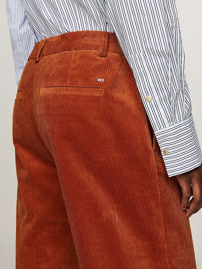 TOMMY HILFIGER | Cordhose Relaxed Straight Fit | Naranja