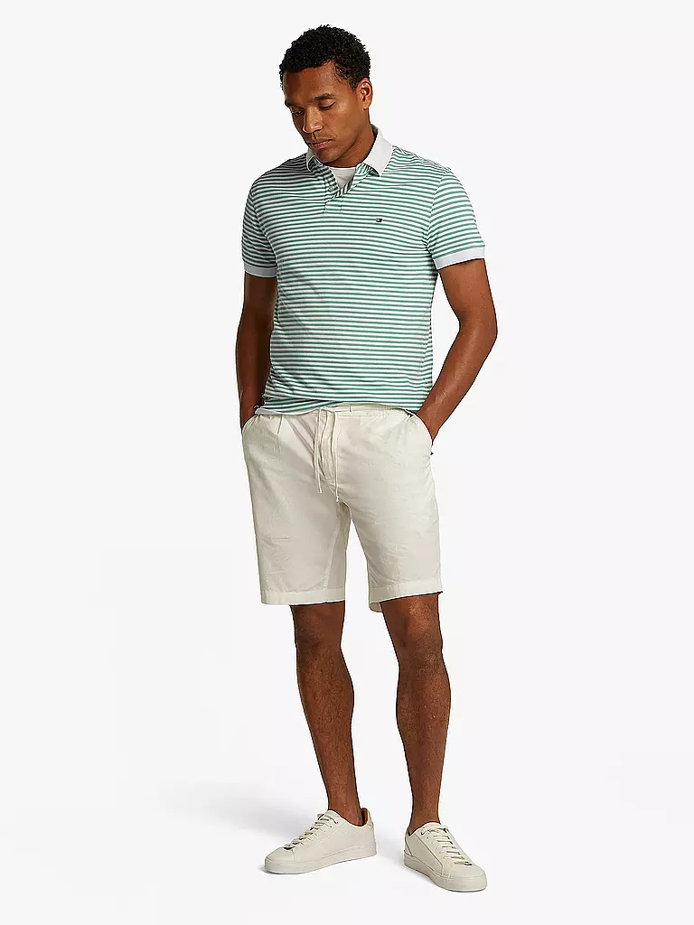 TOMMY HILFIGER | Polo de corte regular | grün
