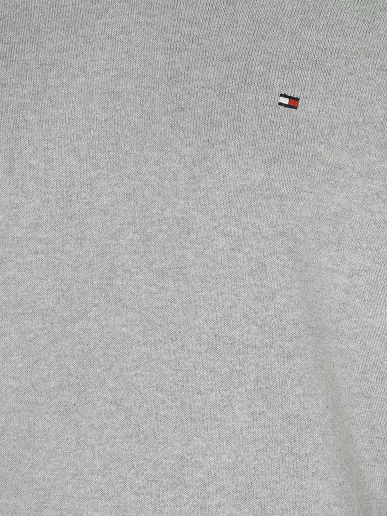 TOMMY HILFIGER | Pullover
Produktname: Jersey
Marke: TOMMY HILFIGER
Farbe: gris claro
Categorías: Moda, Hombre
Etiquetas: Cachemira

Longitud de la manga: Manga larga
Escote: Cuello en V
Material: Algodón, Punto fino, Punto
Diseño: Liso
Corte (Prenda superior): Regular | Gris claro