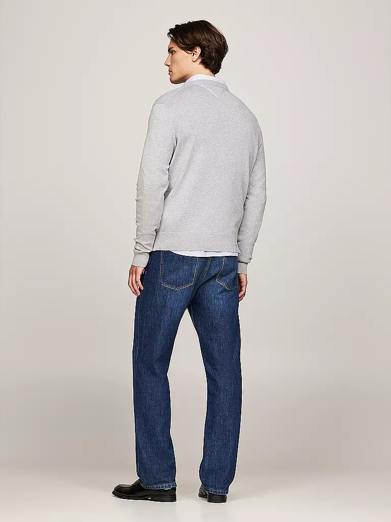 TOMMY HILFIGER | Pullover
Produktname: Jersey
Marke: TOMMY HILFIGER
Farbe: gris claro
Categorías: Moda, Hombre
Etiquetas: Cachemira

Longitud de la manga: Manga larga
Escote: Cuello en V
Material: Algodón, Punto fino, Punto
Diseño: Liso
Corte (Prenda superior): Regular | Gris claro