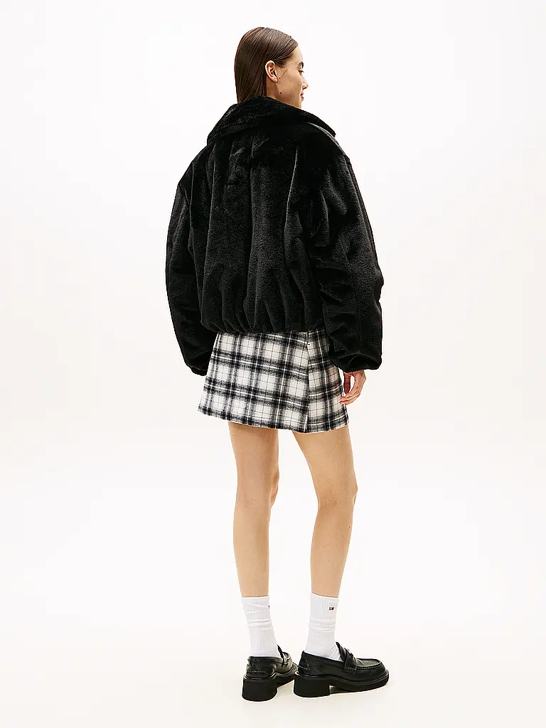 TOMMY JEANS | Blusón de efecto piel | Negro