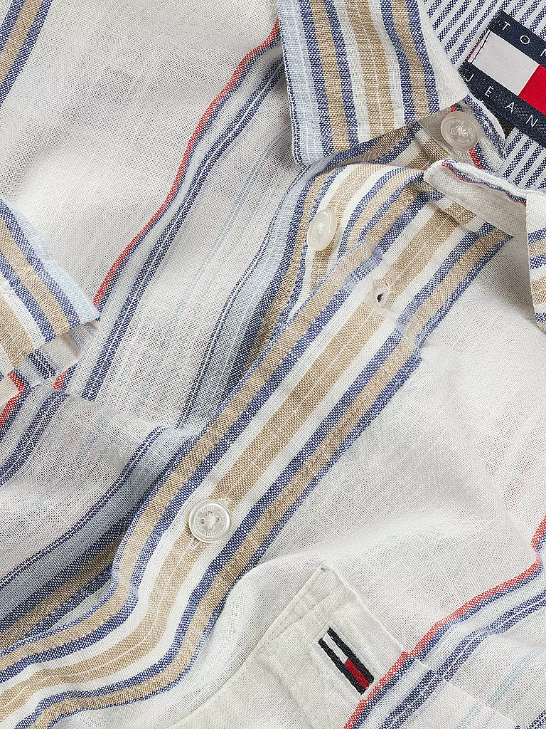 TOMMY JEANS | Camisa
Marca: TOMMY JEANS
Color: blanco
Categorías: Moda, Hombre

Largo de manga: Manga corta
Material: Algodón
Forma del cuello: Cuello Kent
Diseño: Rayas
Corte (ropa exterior): Regular
Estilo: Moda joven
Detalles: Bolsillos laterales, Logo | 