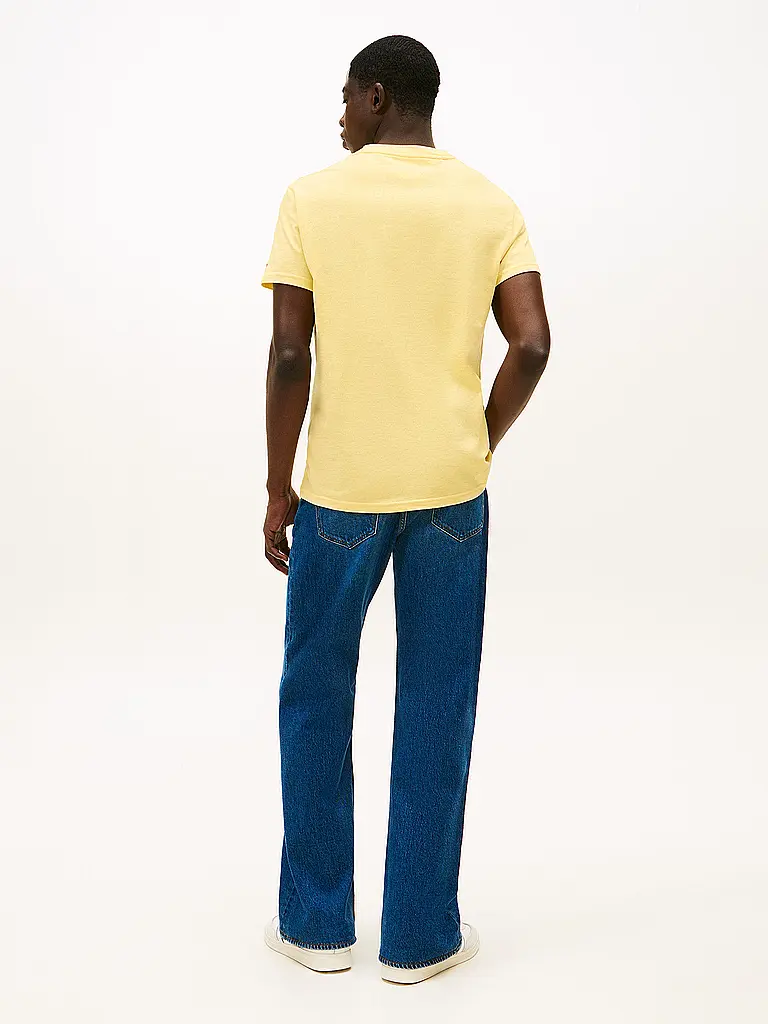 TOMMY JEANS | Camiseta Slim Fit | Amarillo