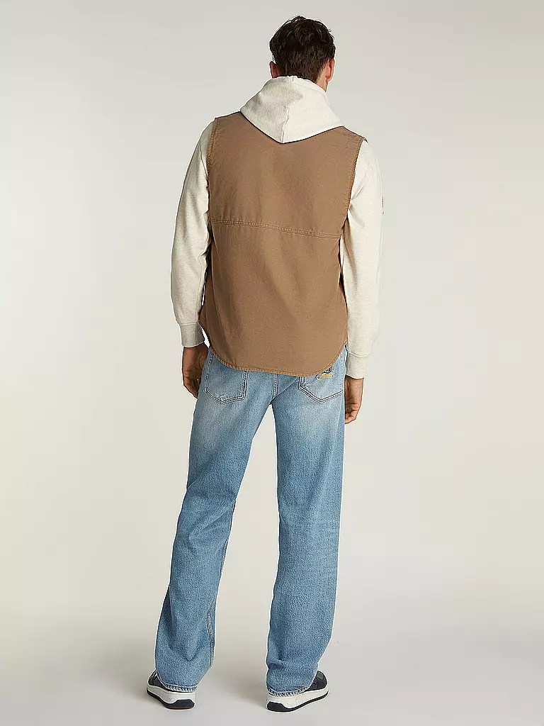 TOMMY JEANS | Chaleco

Producto: Chaleco
Marca: TOMMY JEANS
Color: marrón
Categorías: Moda,Hombre

Largo de manga: sin mangas
Material: Algodón
Forma del cuello: Cuello alto
Diseño: Liso
Corte (Prenda exterior): Regular
Estilo: Moda joven
Detalles: Logo,Bolsillos i | 