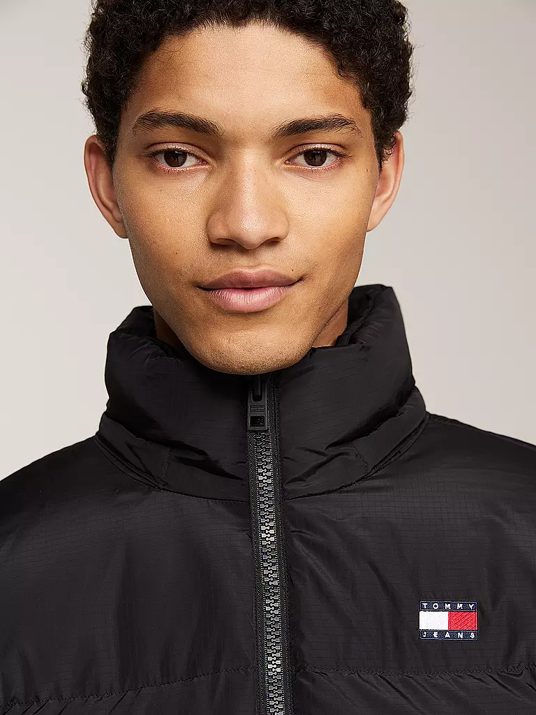 TOMMY JEANS | Chaqueta acolchada de plumón ALASKA | Negro