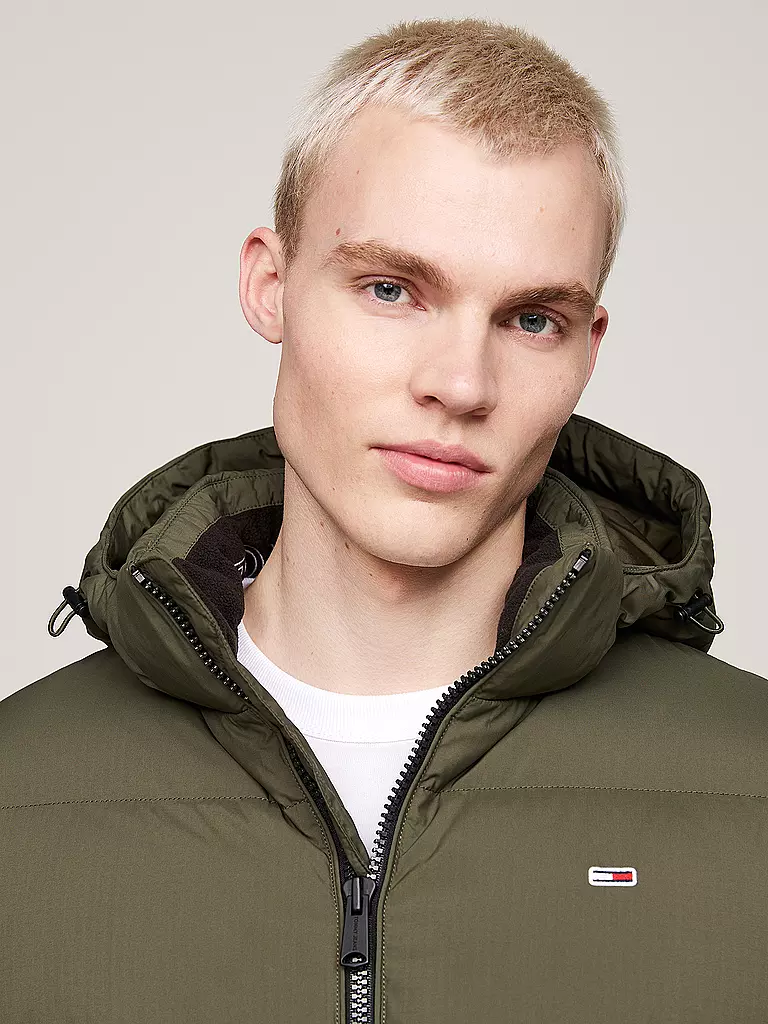 TOMMY JEANS | Daunenjacke ESSENTIAL | Oliva