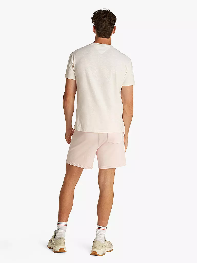 TOMMY JEANS | Nombre del producto: Camiseta
Marca: TOMMY JEANS
Color: blanco
Categorías: Moda, Hombre

Largo de manga: Manga corta
Cuello: Cuello redondo
Material: Jersey, Algodón
Diseño: Estampado
Corte (Prenda superior): Regular
Estilo: Moda joven
Detalles: Logo | 