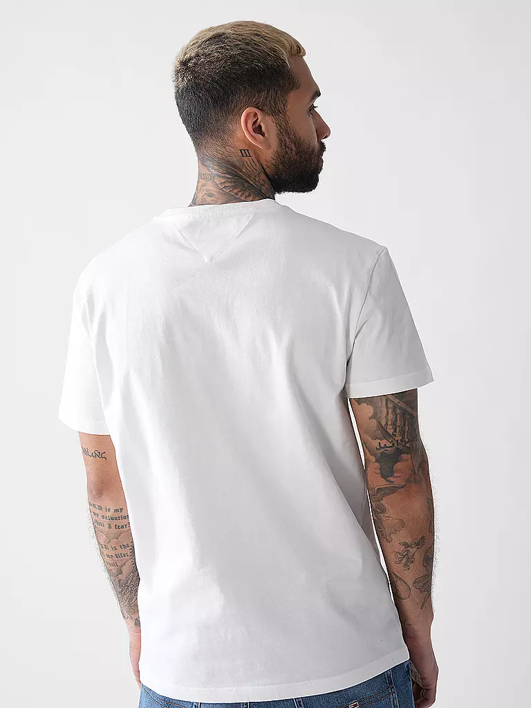 TOMMY JEANS | Nombre del producto: Camiseta
Marca: TOMMY JEANS
Color: blanco
Categorías: Moda, Hombre

Largo de manga: Manga corta
Escote: Cuello redondo
Material: Jersey, Algodón
Diseño: Logo, Estampado
Corte (Prenda superior): Regular
Estilo: Moda joven | 