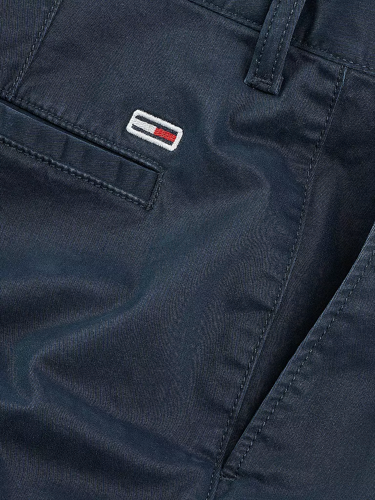 TOMMY JEANS | Shorts SCANTON
Marca: TOMMY JEANS
Color: azul oscuro
Categorías: Moda, Hombre

Material: Algodón
Estampado: Liso, Logo
Largo (Pantalones/Jeans): Shorts
Estilo: Young Fashion
Altura de la cintura: Tiro medio
Detalles: Logo, Bolsillos laterales | 