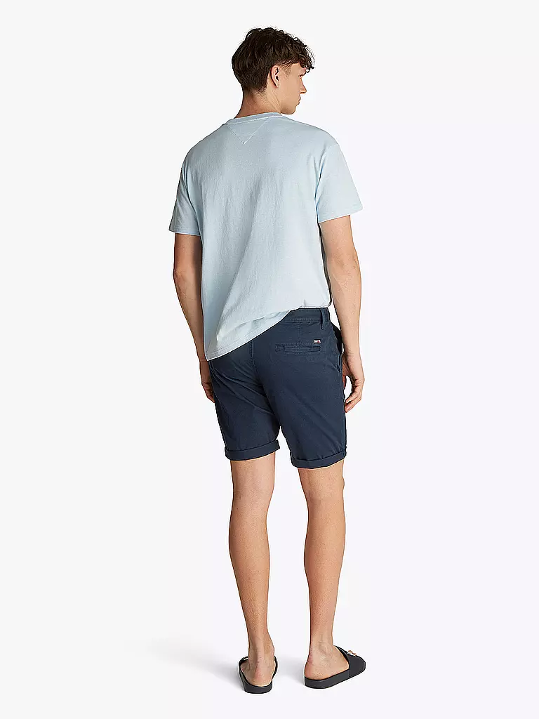 TOMMY JEANS | Shorts SCANTON
Marca: TOMMY JEANS
Color: azul oscuro
Categorías: Moda, Hombre

Material: Algodón
Estampado: Liso, Logo
Largo (Pantalones/Jeans): Shorts
Estilo: Young Fashion
Altura de la cintura: Tiro medio
Detalles: Logo, Bolsillos laterales | 