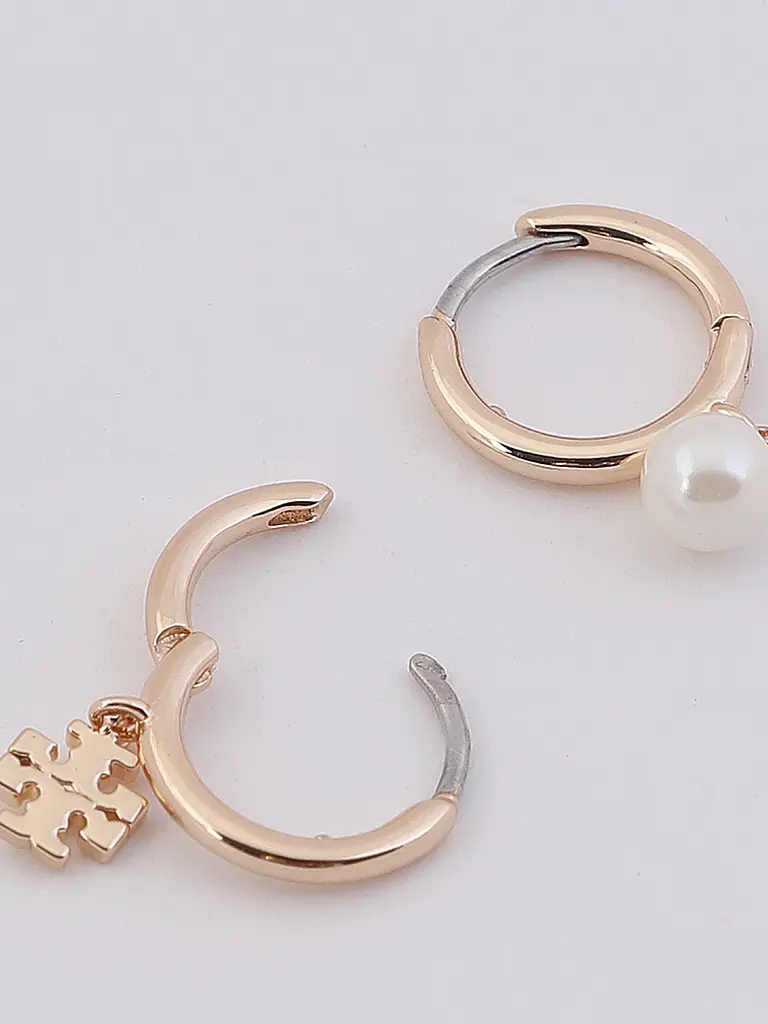 TORY BURCH | Nombre del producto: Pendientes KIRA
Marca: TORY BURCH
Color: oro
Categorías: Moda, Mujer

Material: Metal
Estilo: Glamour | Oro