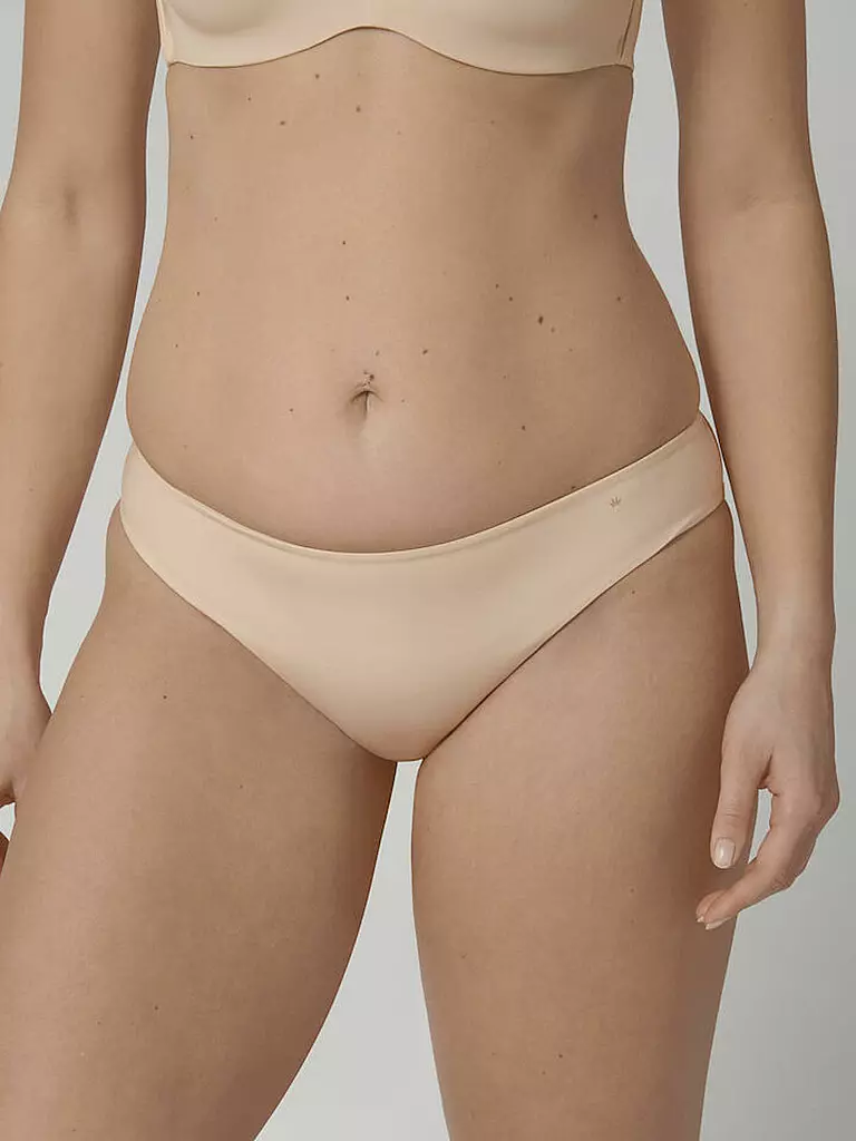 TRIUMPH | Braga Tai "Body Make-Up Essentials" (Beige Nude) | 