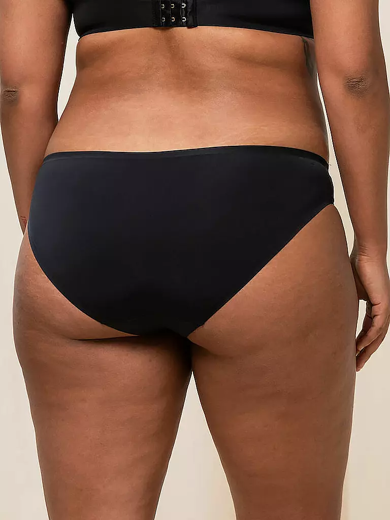 TRIUMPH | Braga Tai "Body Make-Up Essentials" (Negro) | 