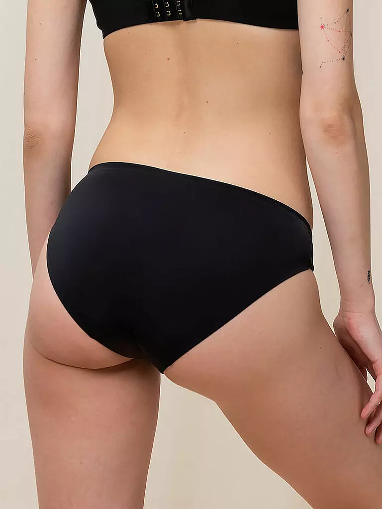 TRIUMPH | Braga Tai "Body Make-Up Essentials" (Negro) | 