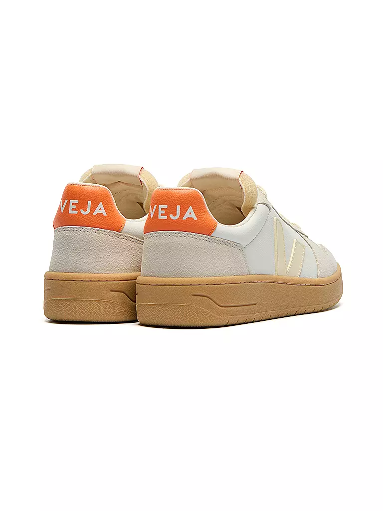 VEJA | Zapatillas V-82 | Crema