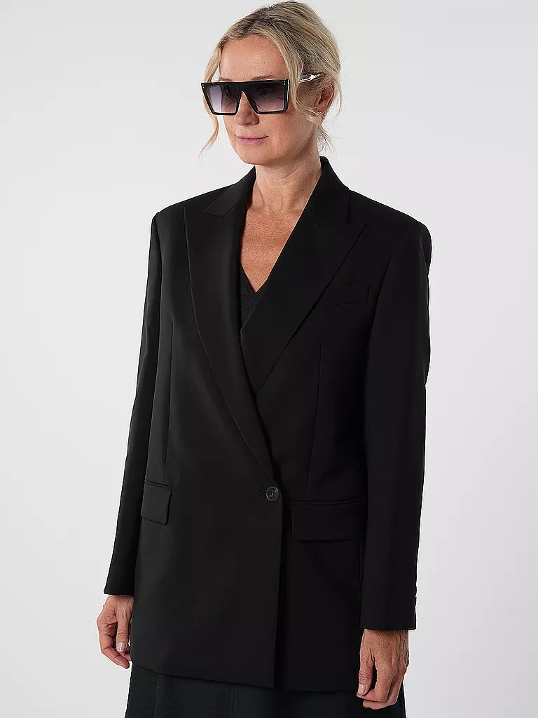 WEEKEND MAX MARA | Blazer UMBRO
Marca: WEEKEND MAX MARA
Color: negro
Categorías: Moda,Mujer

Largo de manga: Manga larga
Material: Lana virgen,Poliéster / Poliamida
Forma del cuello: Cuello de solapa
Diseño: Liso
Corte (Prenda exterior): Regular
Estilo: Puro
Detalles: Bo | 