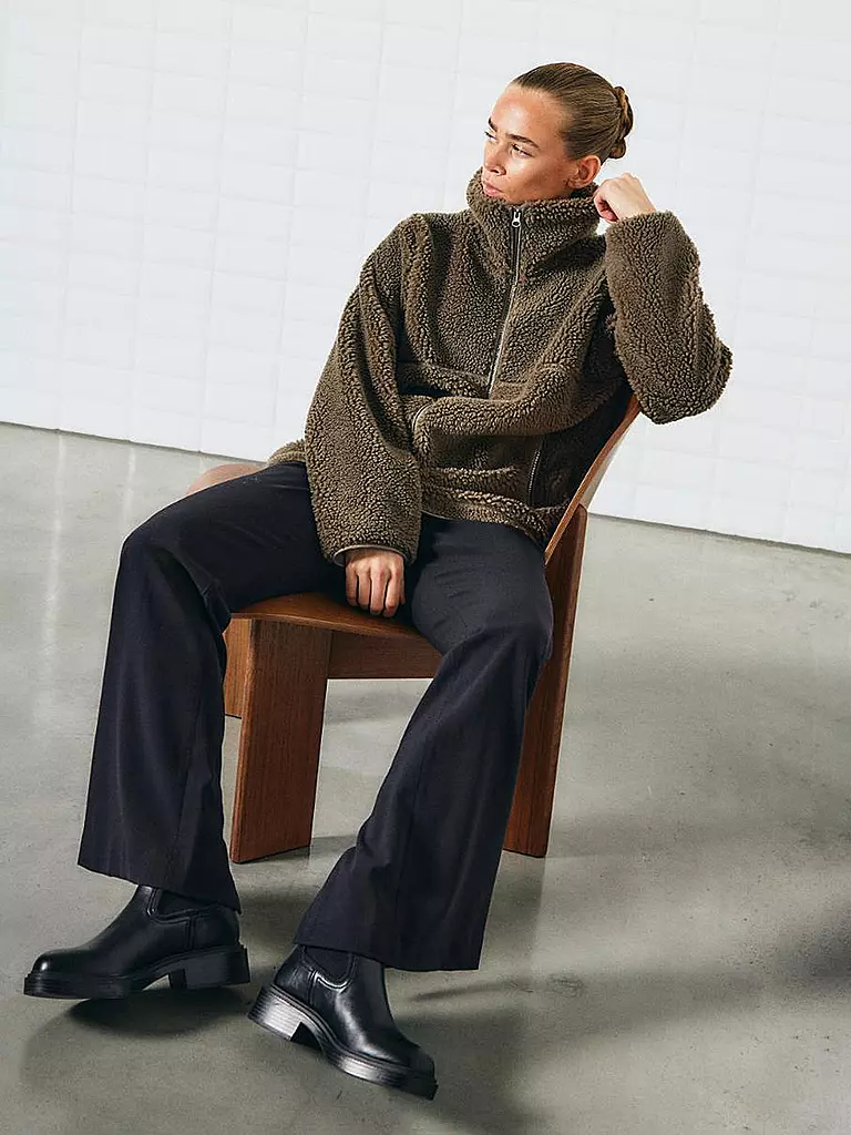 WITHBLACK | Chaqueta con aspecto de piel PILE | hellbraun