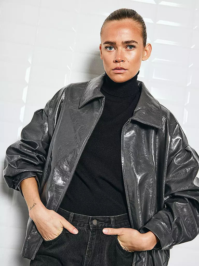 WITHBLACK | Chaqueta de cuero sintético GILIAN | Gris