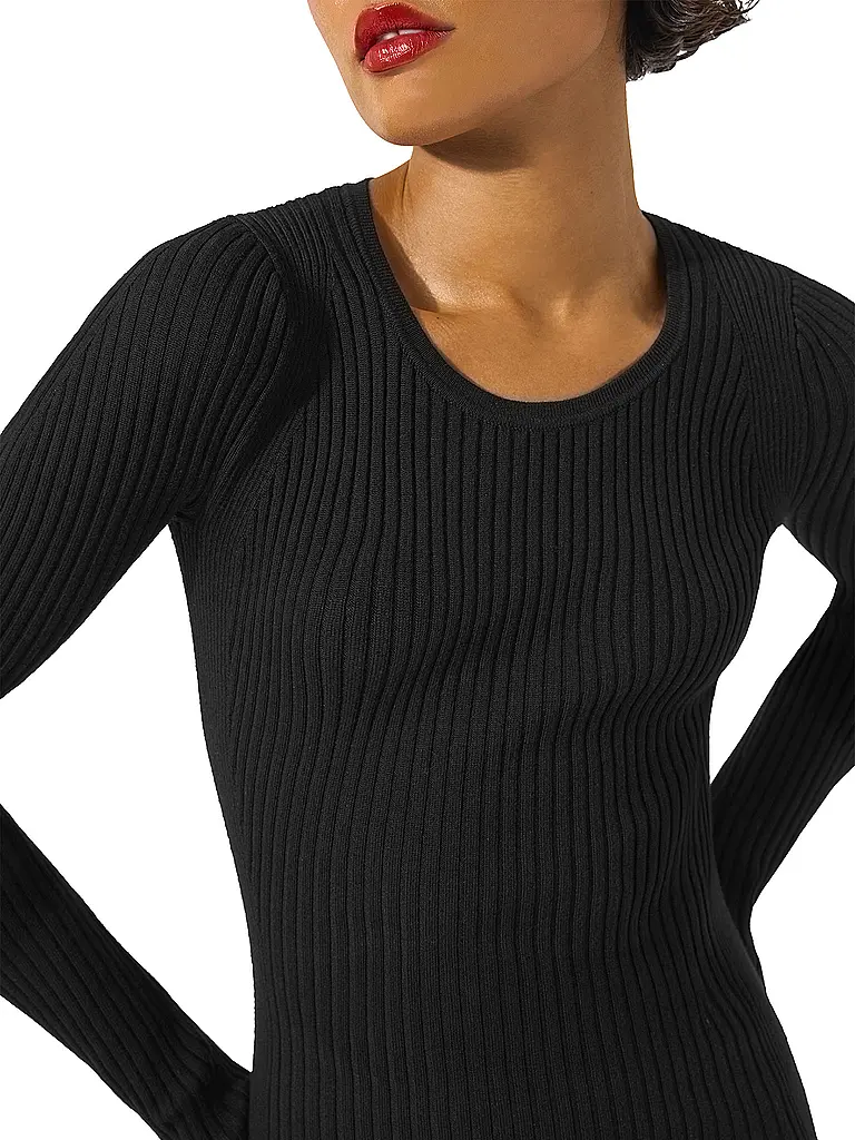 WOLFORD | Langarmshirt
Produktname: Camiseta de manga larga
Marke: WOLFORD
Farbe: negro
Kategorien: Moda, Mujer
Ärmellänge: Manga larga
Ausschnitt: Cuello redondo
Material: Merino, Lana virgen, Canalé, Punto
Musterung: Liso
Passform (Oberbekleidung): Slim
Deta |