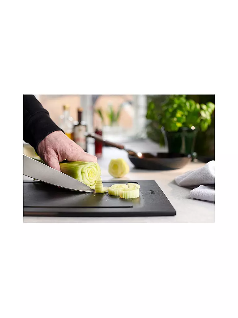 WOLL | Tabla de cortar CUT and SERVE 35x25cm Negro | Negro