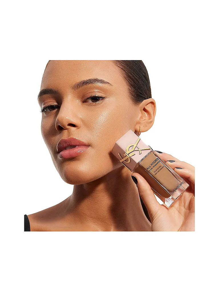 YVES SAINT LAURENT | Base de maquillaje All Hours Glow MN10 | Marrón claro